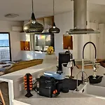 Luxury 2 Bedrooms Norton With Amazing Views In 公寓